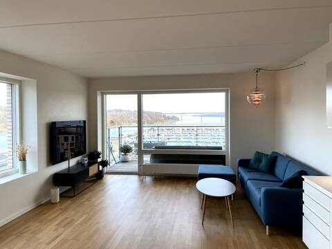 Great view apartment within walking distance to the city