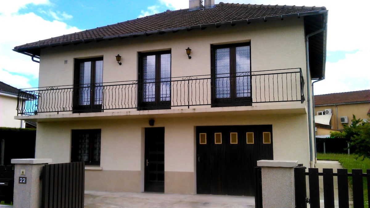 Top Airbnb: T3 100m² + garden near highway south Limoges in Limoges