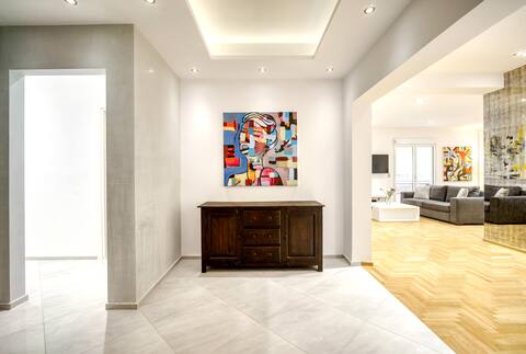 Stunning Central 180m2 3 Bedroom 3 Bath, Sleeps 10