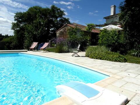 Charming rural gite, shared use of pool/games room