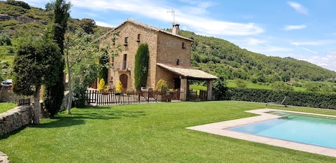 Masia in the country with pool