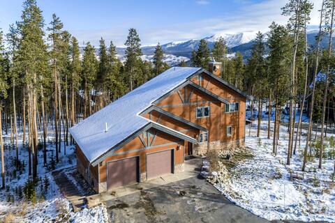 Large Mountain Home |  Hot Tub | Pet Friendly