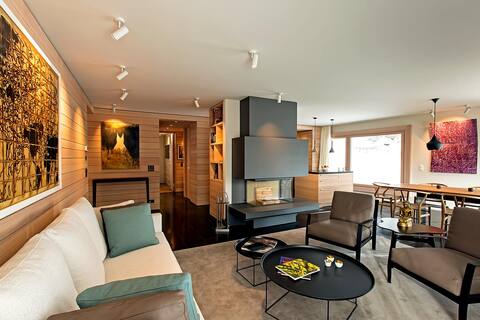Luxury St Moritz apartment, lake view (3 brm/bath)