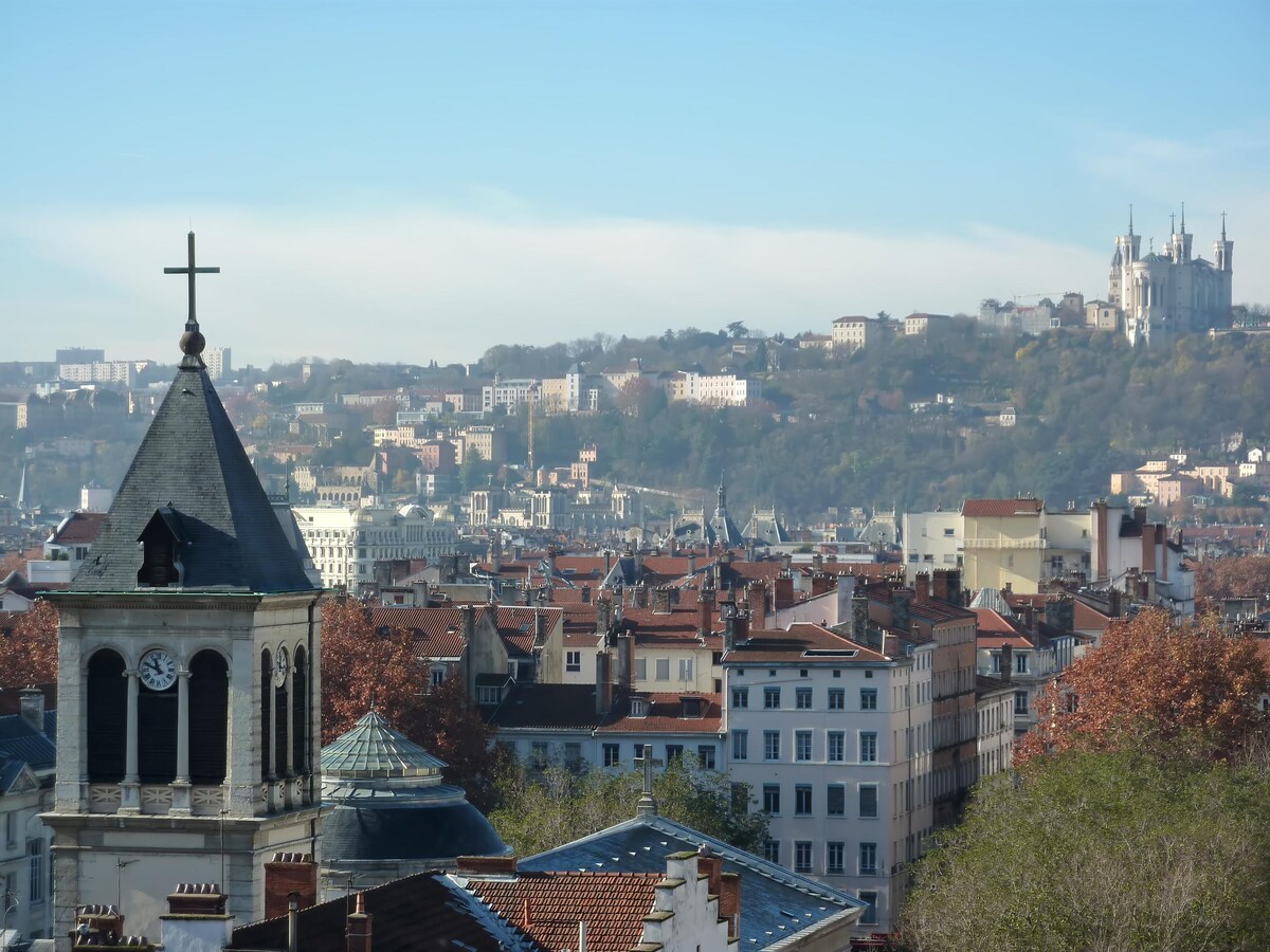 Annonce Airbnb populaire: Exceptional view, 12th heaven Foch Part Dieu à Lyon 6e Arrondissement