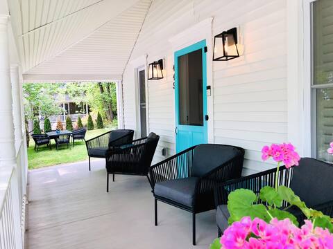 Beautifully Renovated In Town Harbor Springs Home