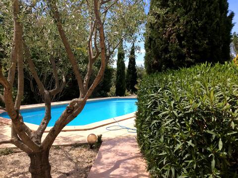Small paradise with pool close to the sea