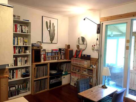 Pyeongchang Ungyosanbang, lp and book stay