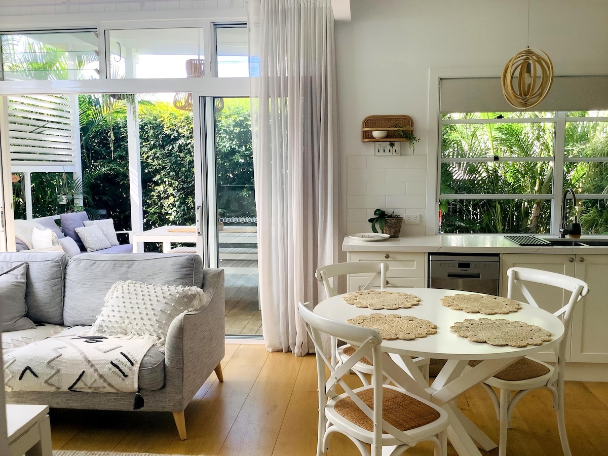 Top Airbnb: Cove Little Cabin in Bogangar