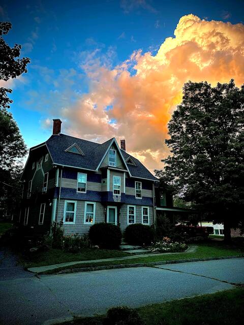 Victorian Charm in Wiscasset, Maine: Acorn Cottage