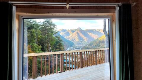 Sunna and Grandpa's Cabin_Dal