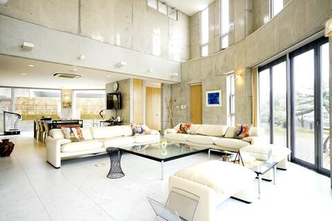 [Entire 3-story mansion] Modern and stylish/Sleeps 16 people/Parking for 8 cars/Sauna/Many indoor am