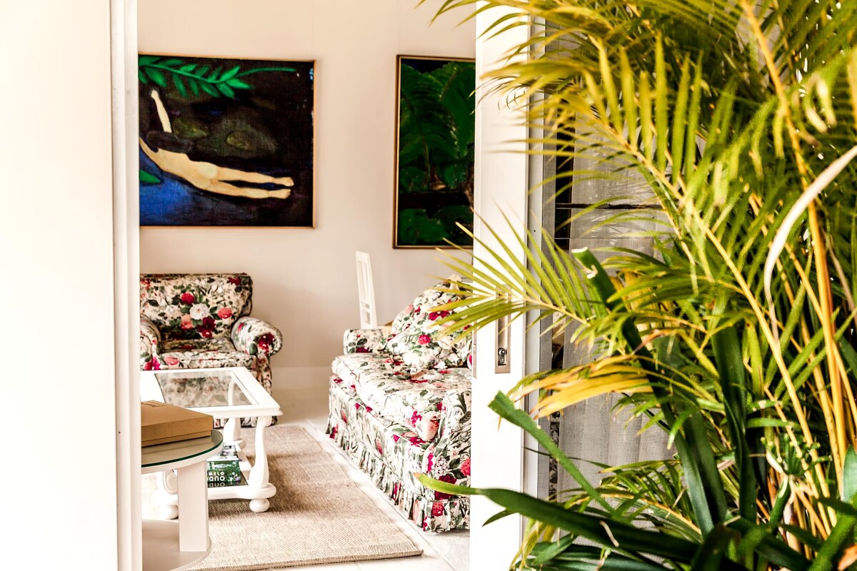 Successful Airbnb property: Palm Beach Getaway in Palm Beach