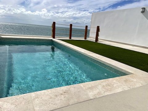 Casa Capitan 2 front of new beach