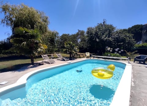 La Casa-Bonheur (with private heated pool)