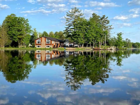 Muskoka Stunning Cottage On Little Lake