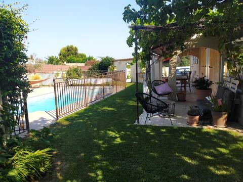 Villa with pool 15 mins from the sea