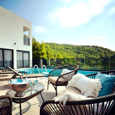 Villa Perla 
Luxury holiday villa