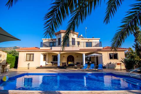 GEORGIA LUXURY FRONT BEACH VILLA