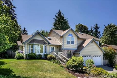 Gorgeous 4 Bed 2.5 Bath in the Pacific Northwest