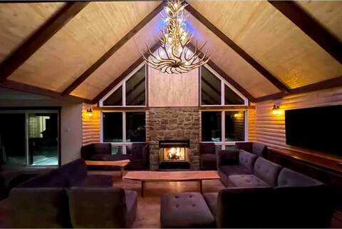 Newly built cottage on river/lake, 6 bedrooms
