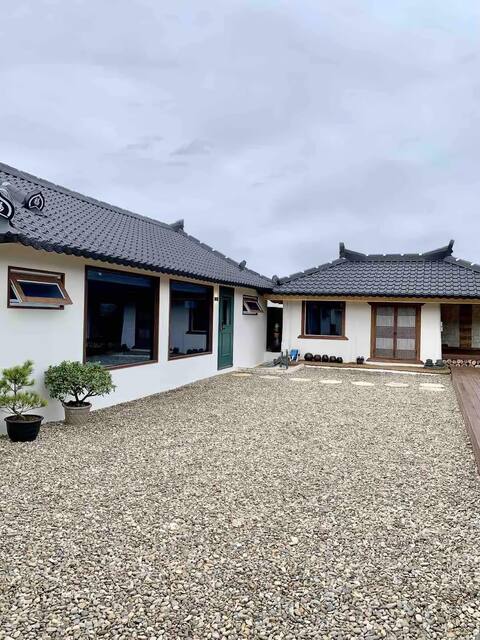 Seokgyo-ri 120 (accommodation for 100 pyeong only) Basic 2 people up to 4 people