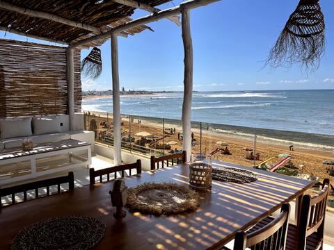 Charming beachfront bungalow with stunning view