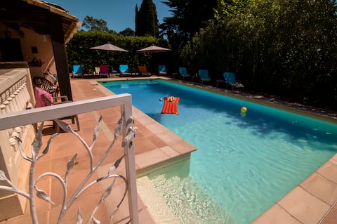 Fine Provencal Villa, Quiet, Private Pool,  A/C