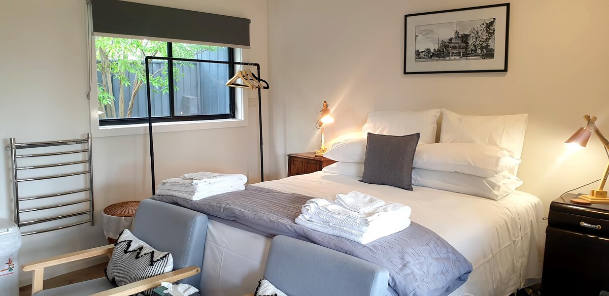 Popular Airbnb listing: The Bungalow@Mooihoek. Self contained bungalow. in Shire Of Northern Grampians