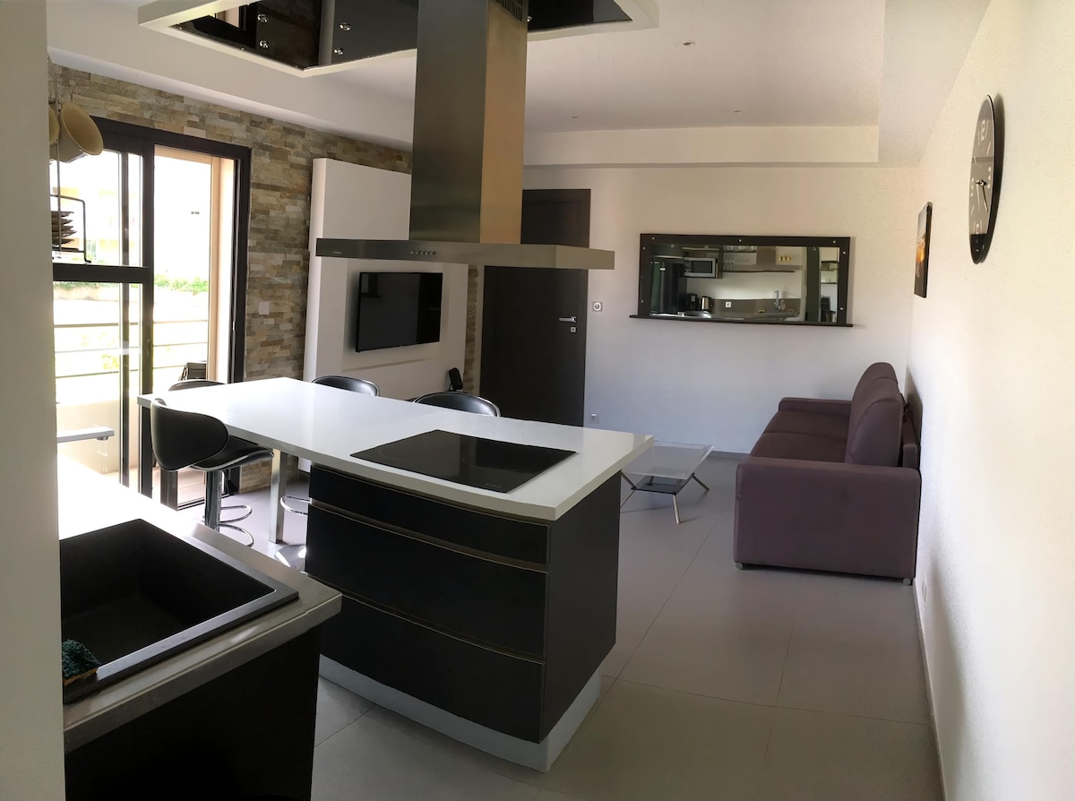 Annonce Airbnb populaire: F2 apartment in Propriano 300 m from the beach à Propriano