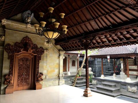 Pujis Homestay with a private pool and garden view