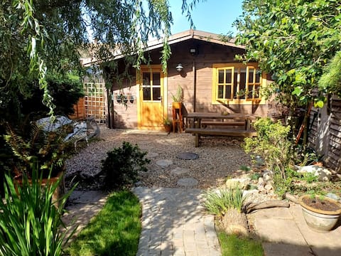 Cosy garden cabin