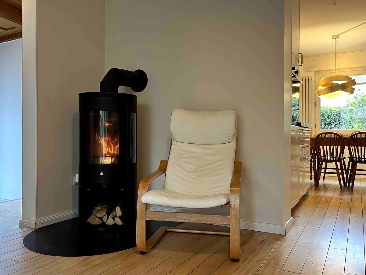 Popular Airbnb listing: House with garden in Cologne in Junkersdorf