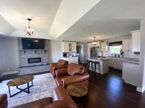 Aunt B's House *No Cleaning Fee*