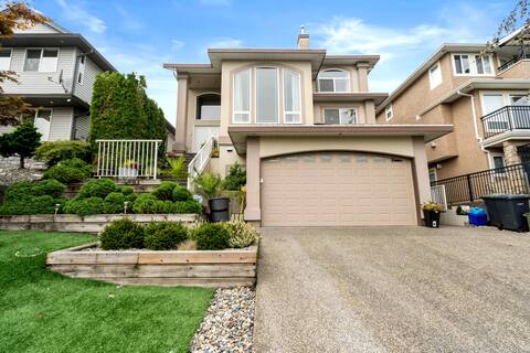 Stunning Executive 4 Bdrm Home w/ Mountain Views!☀️