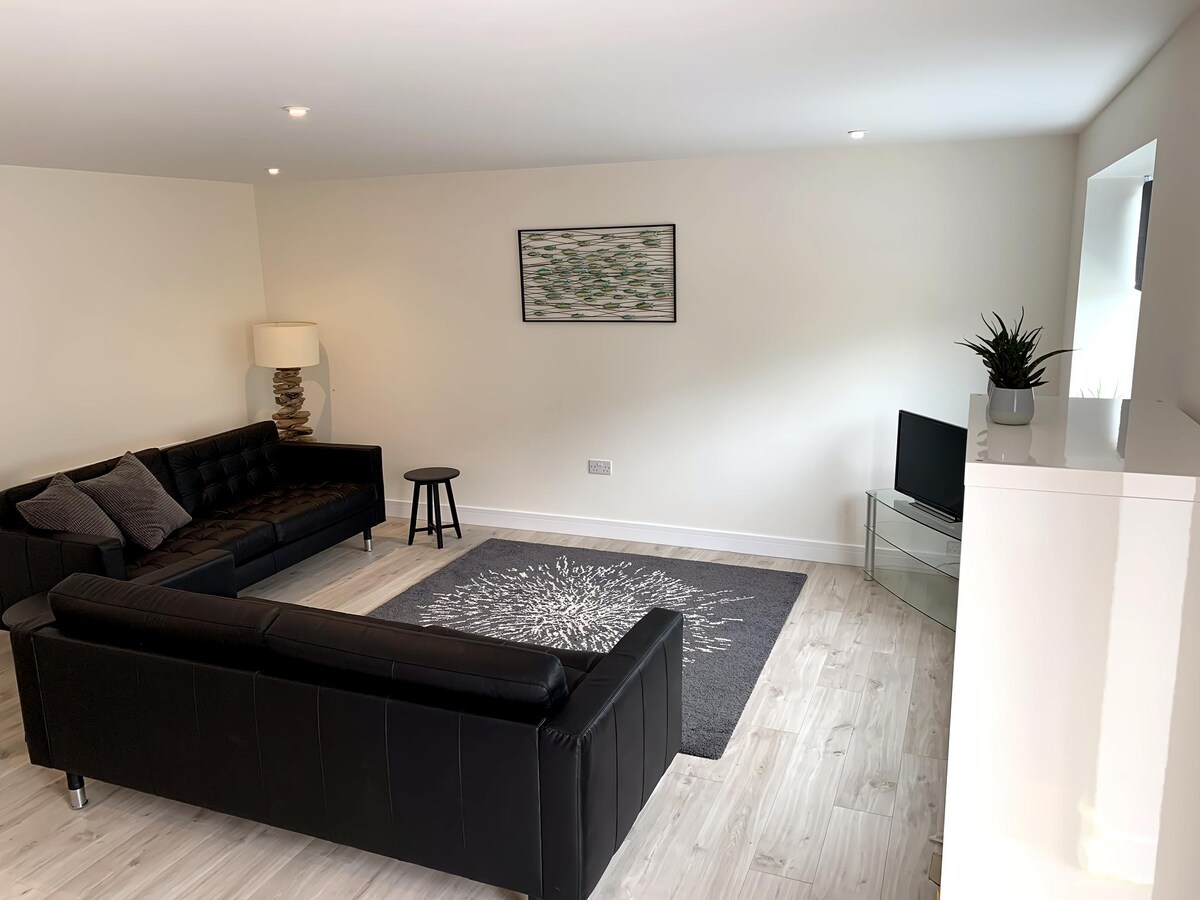 Successful Airbnb property: Salcombe 2 Bed House with Parking town 5 min walk in Salcombe