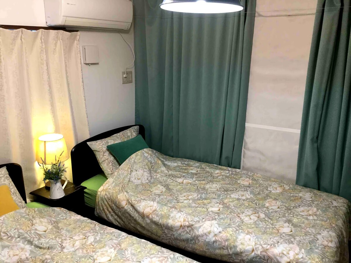 A comfortable room in the local life.Room203 - Houses for