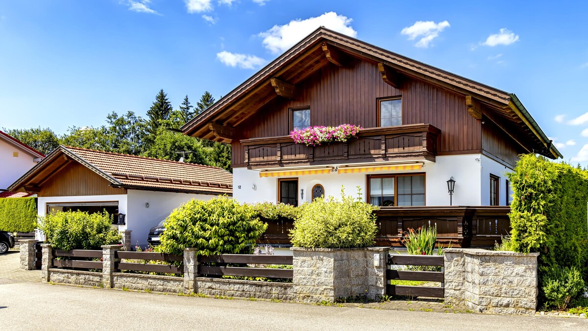 Top Airbnb: Exclusive "Chalet am Lechsee" ***** in Lechbruck Am See