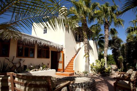 Casa La Loma - Beautiful Established Home