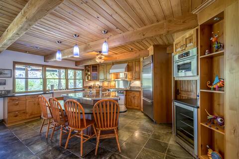 The Lazy Crane; A Luxury Cabin on the Kern River