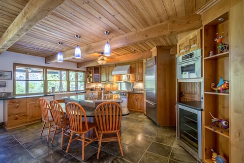 The Lazy Crane; A Luxury Cabin on the Kern River