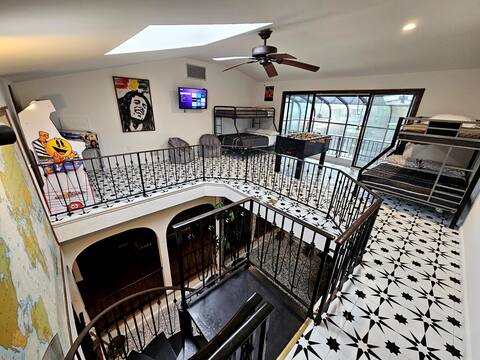 Huge Waterfront Family Home - 10 Kayaks Fireplace