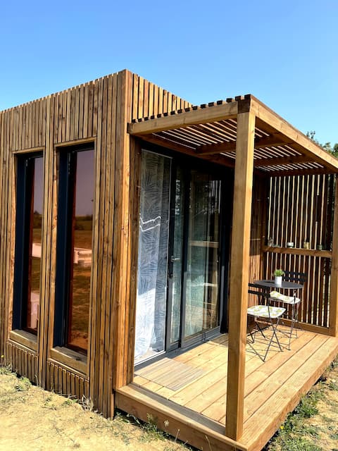 Cozy wooden chalet with pool to share
