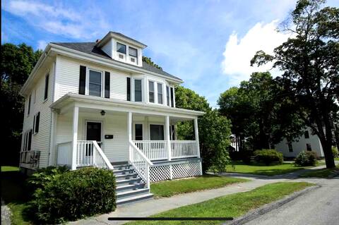 Close to Restaurants, Acadia, Casino, Concerts!