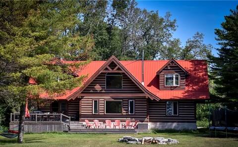 Tranquil Family Friendly Waterfront Chalet