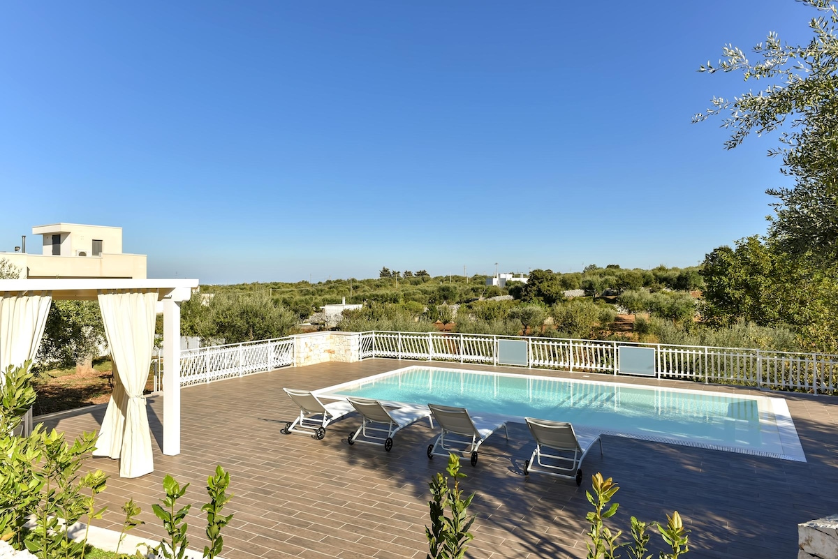 Top Airbnb: Trulli with Private Pool for 4 guests in Puglia à Castellana Grotte