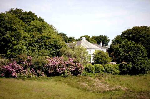 Archerton Manor