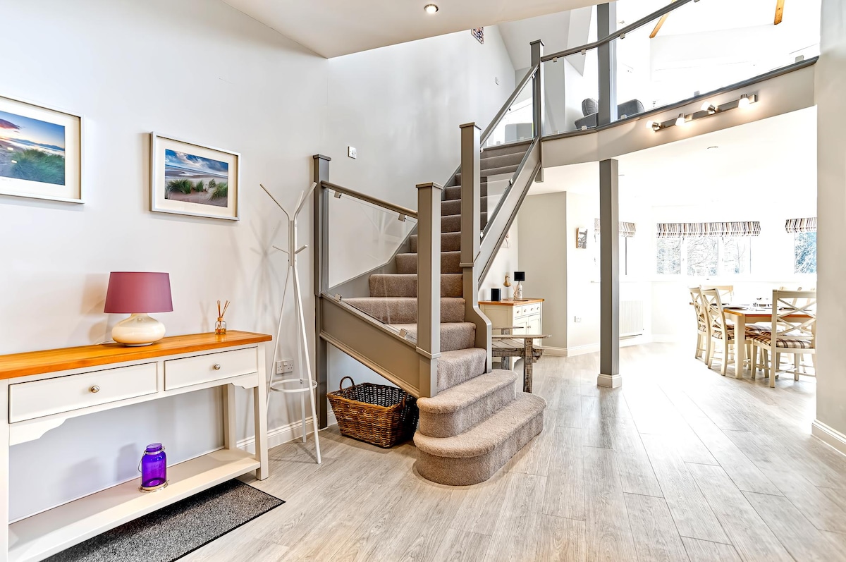 Popular Airbnb listing: The Loft, Wells-next-the-Sea in Wells Next The Sea