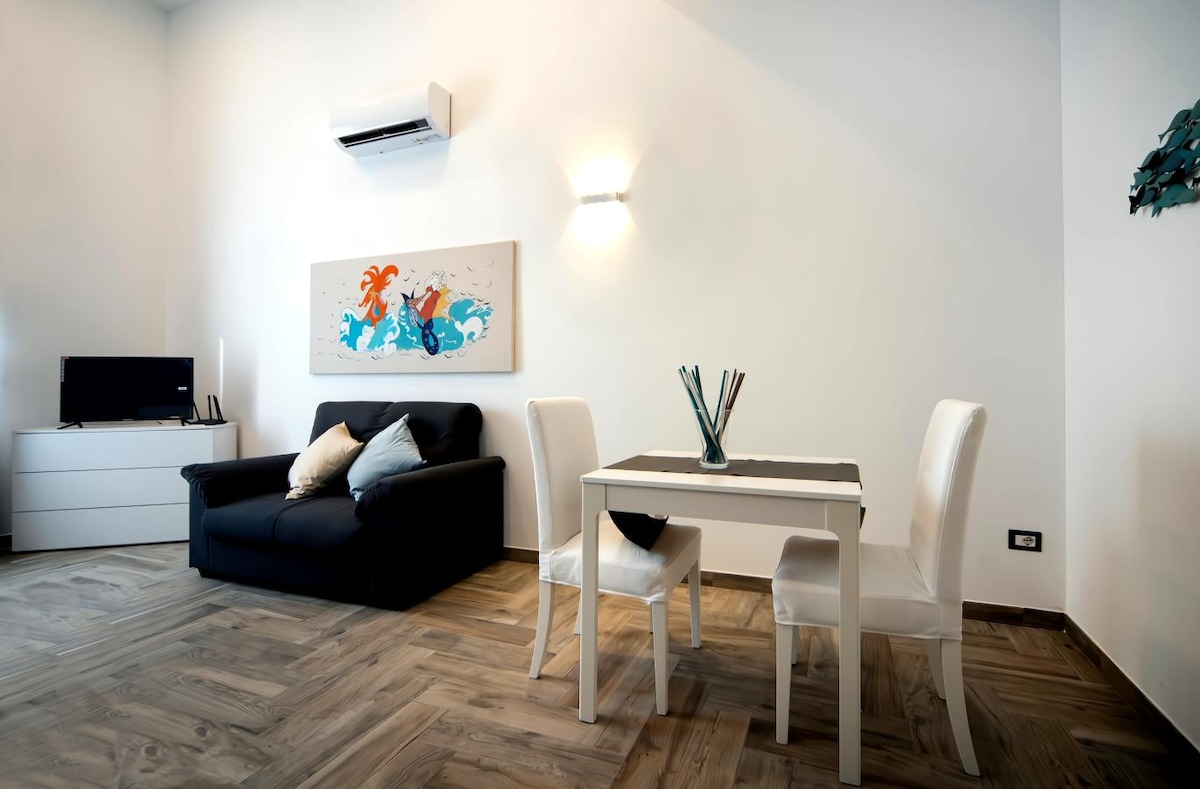 Erfolgreiche Airbnb-Immobilie: IL GRANAIO SULLO STRETTO LARGE STUDIO in Messina