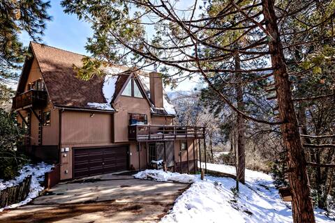 Hygge Haus Sequoia | Game Room, Hot Tub, w/ VIEWS!