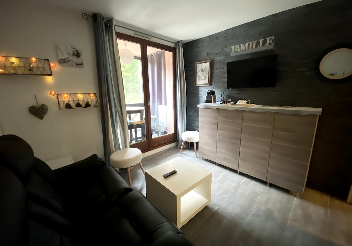 Annonce Airbnb populaire: Cozy studio in La Foux d'Allos for 4 people. à Allos